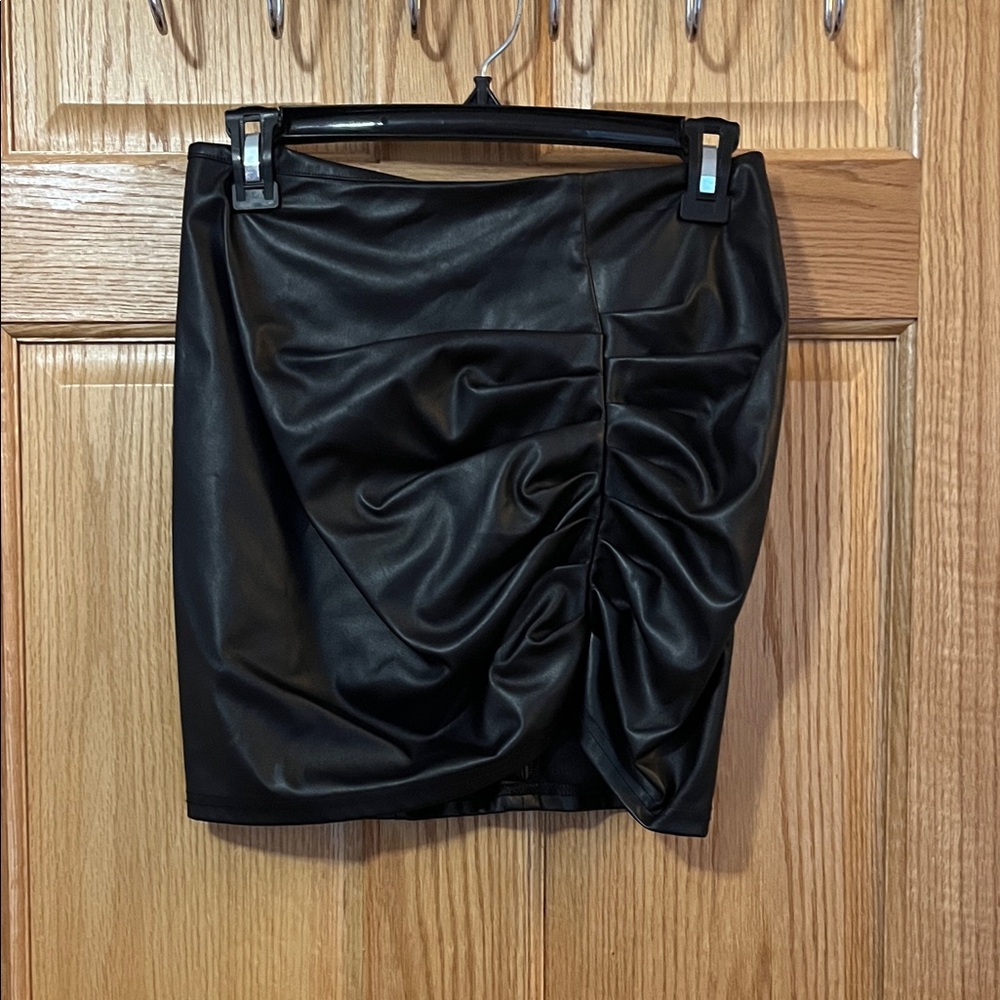 SHEIN Black Faux Leather Ruched Pencil Skirt